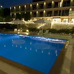 Apollon فندق 3*