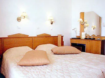 Apollon 3* Τολό
